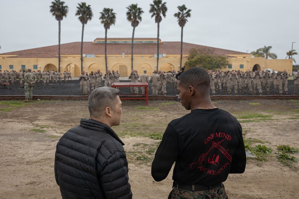 USECNAV visits MCRDSD