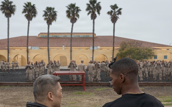 USECNAV visits MCRDSD