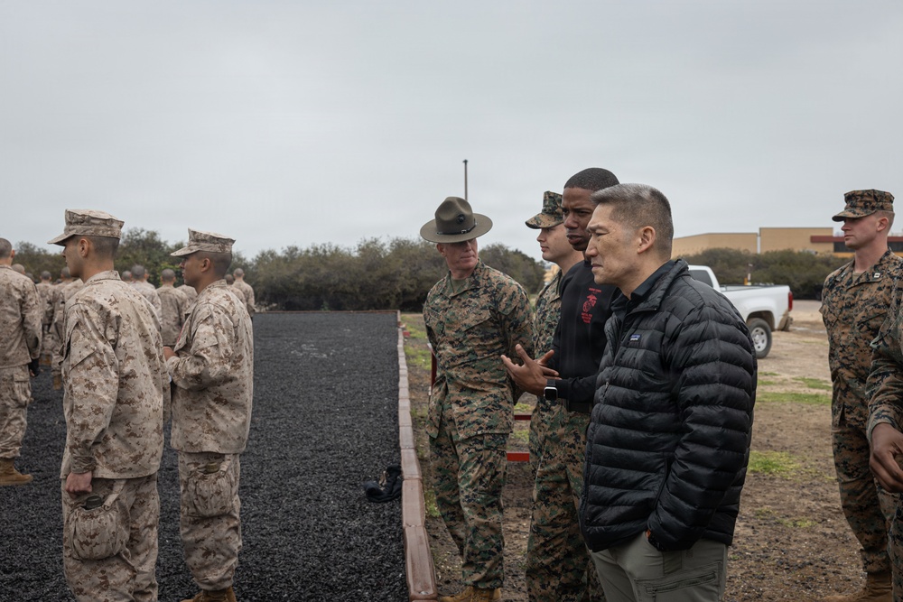 USECNAV visits MCRDSD