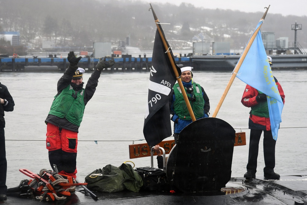 South Dakota returns home from deployment