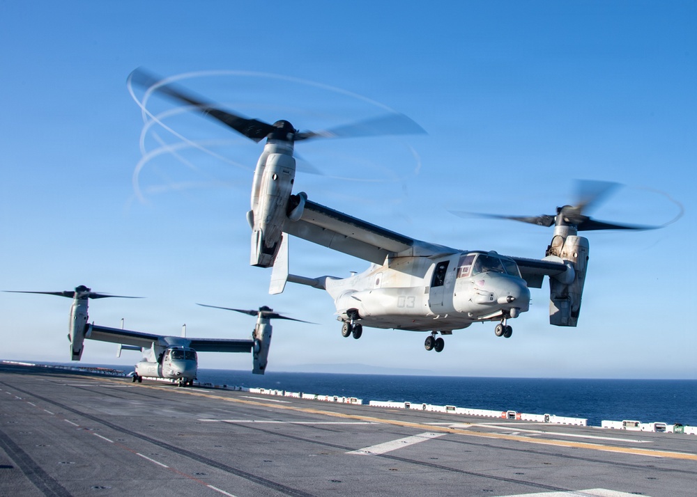 USS Essex Conducts Flight Operations