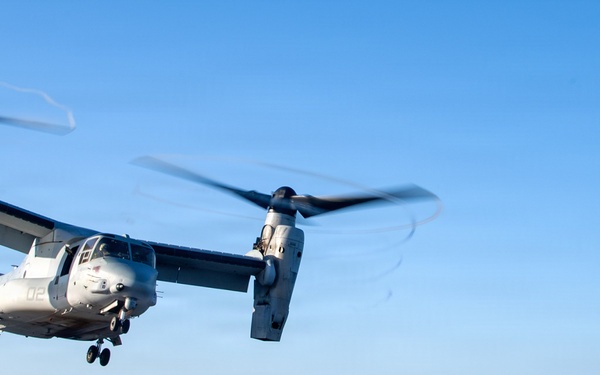 USS Essex Conducts Flight Operations