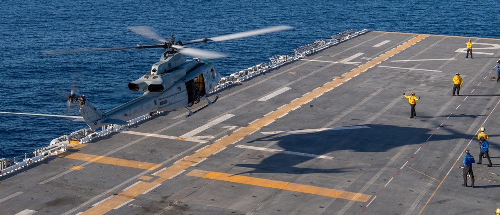 USS Essex Conducts Flight Operations