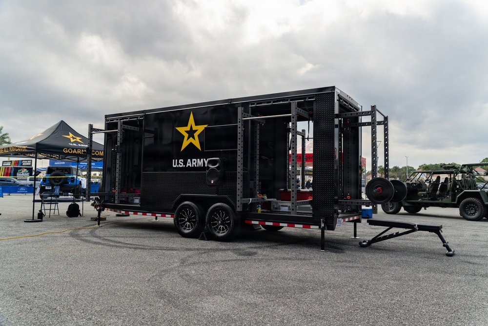 U.S. Army Accessions Mission Support Battalion &amp; Mobile Exhibit Company Displayed New Asset at Daytona 500