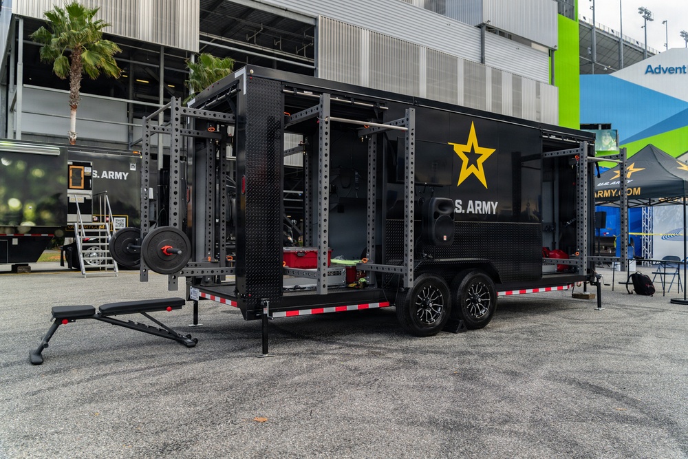 U.S. Army Accessions Mission Support Battalion &amp; Mobile Exhibit Company Displayed New Asset at Daytona 500