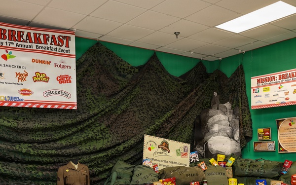 Fort Lee Commissary honors 6888th legacy through DeCA competition and author visit