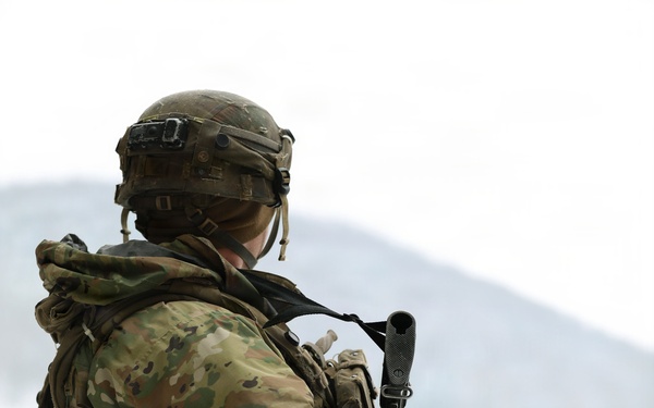 U.S. Army Soldier Surveys the Battlefield During Combined Resolve 26-05 in Hohenfels, Germany