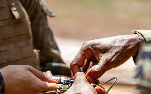 U.S. Marines and Panamanian Partners train on breaching techniques