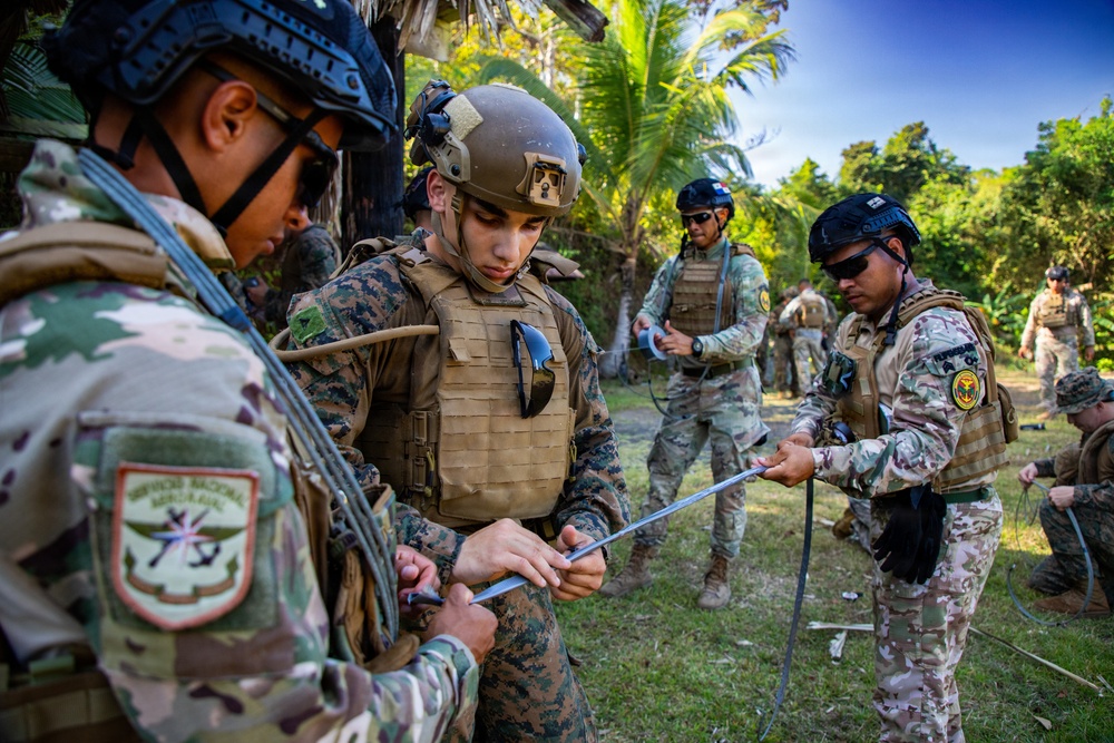 U.S. Marines and Panamanian Partners train on breaching techniques