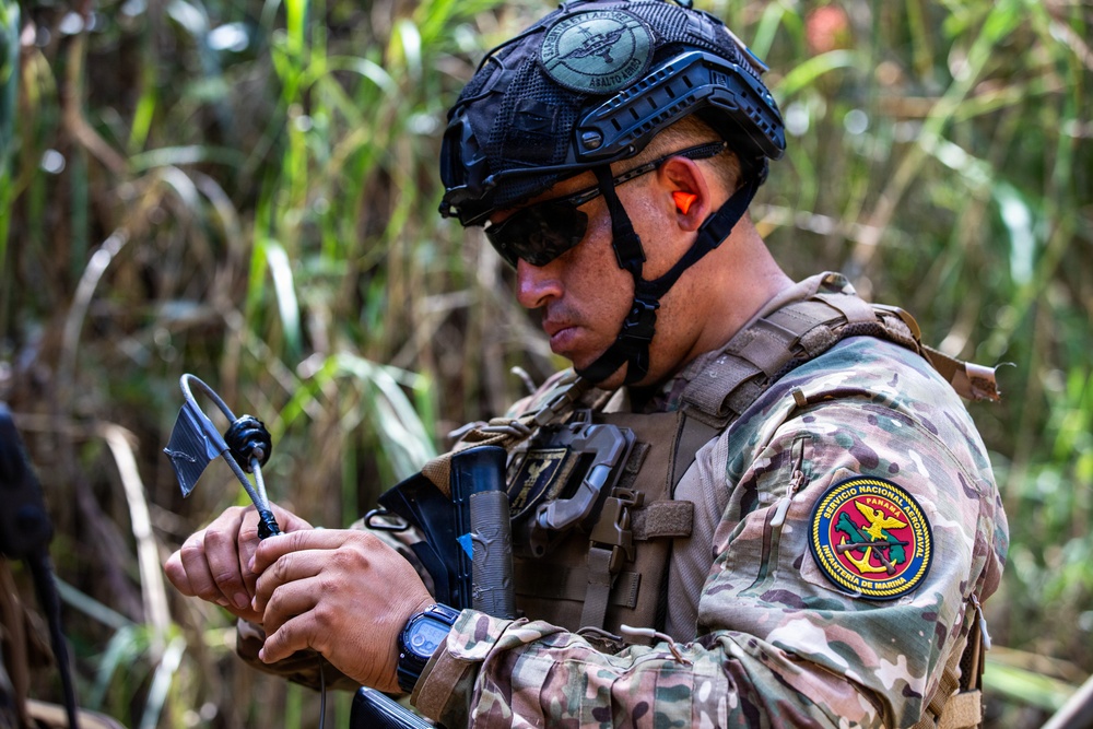 U.S. Marines and Panamanian Partners train on breaching techniques