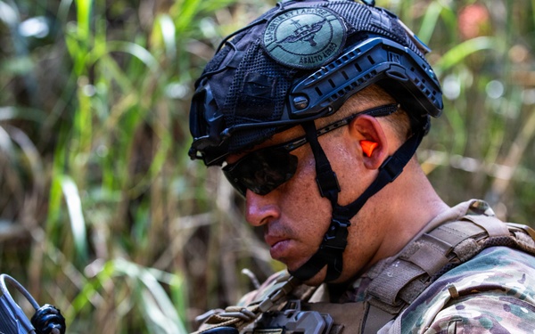 U.S. Marines and Panamanian Partners train on breaching techniques