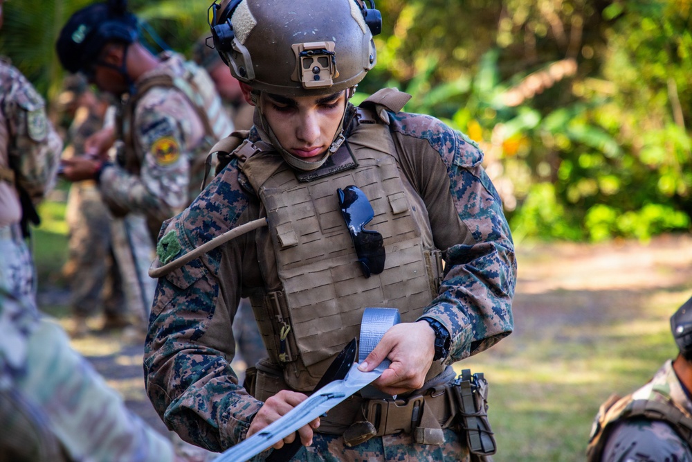 U.S. Marines and Panamanian Partners train on breaching techniques