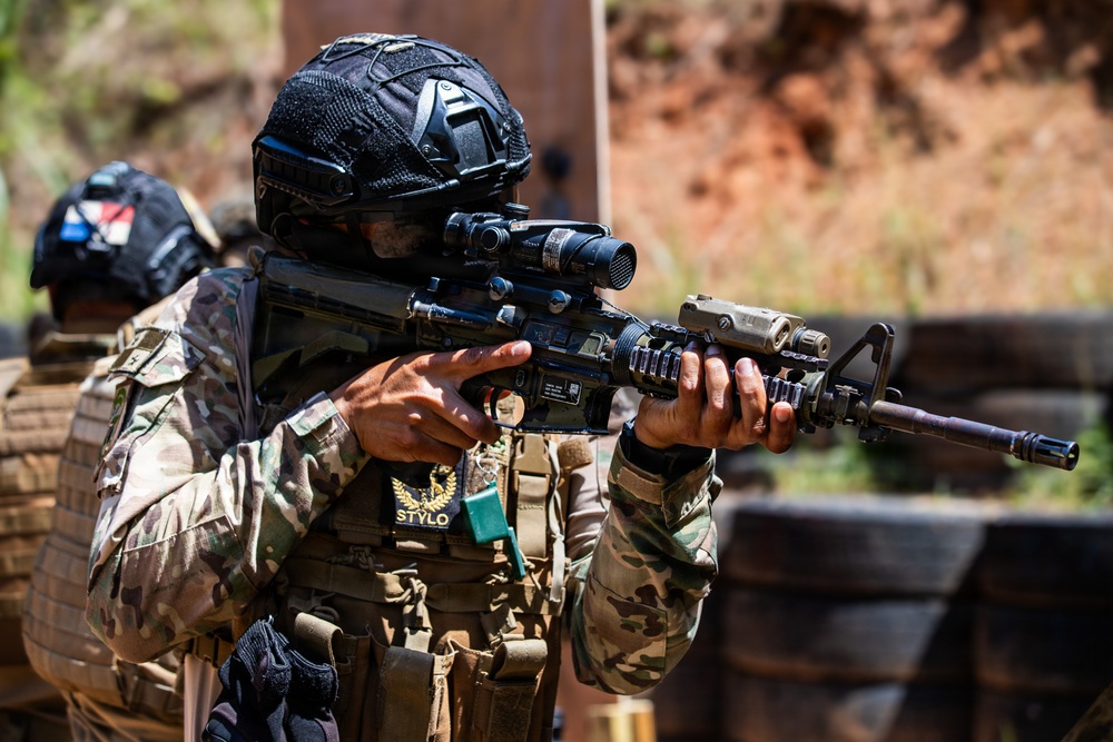 U.S. Marines and Panamanian Partners train on breaching techniques