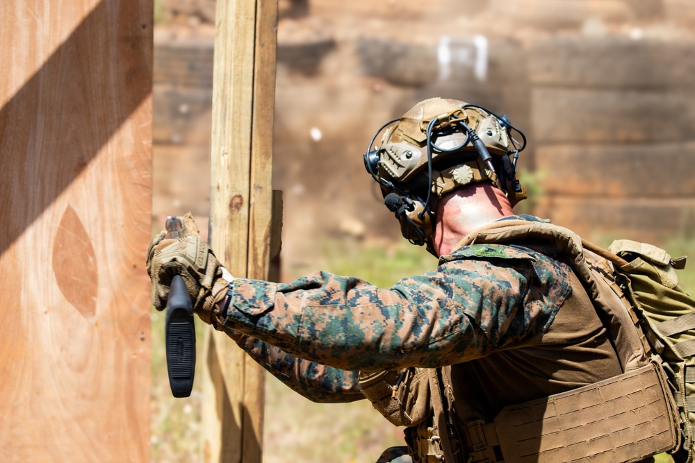 U.S. Marines and Panamanian Partners train on breaching techniques