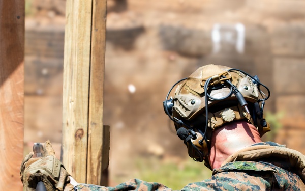 U.S. Marines and Panamanian Partners train on breaching techniques