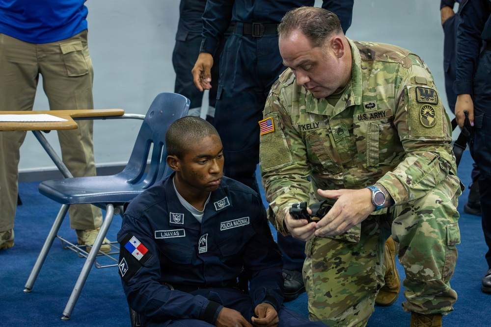 U.S. Army Conducts Advanced First Aid Training with Policía Nacional de Panamá Cadets