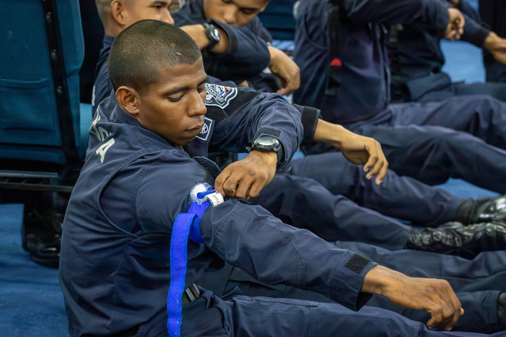 U.S. Army Conducts Advanced First Aid Training with Policía Nacional de Panamá Cadets