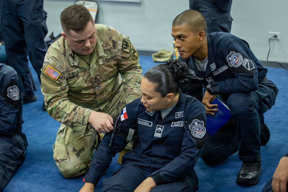 U.S. Army Conducts Advanced First Aid Training with Policía Nacional de Panamá Cadets