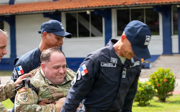 U.S. Army Conducts Advanced First Aid Training with Policía Nacional de Panamá Cadets