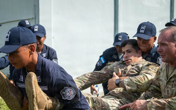 U.S. Army Conducts Advanced First Aid Training with Policía Nacional de Panamá Cadets