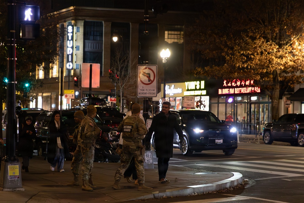 Arkansas Guardsmen prepare for nighttime patrol of DC Safe and Beautiful mission