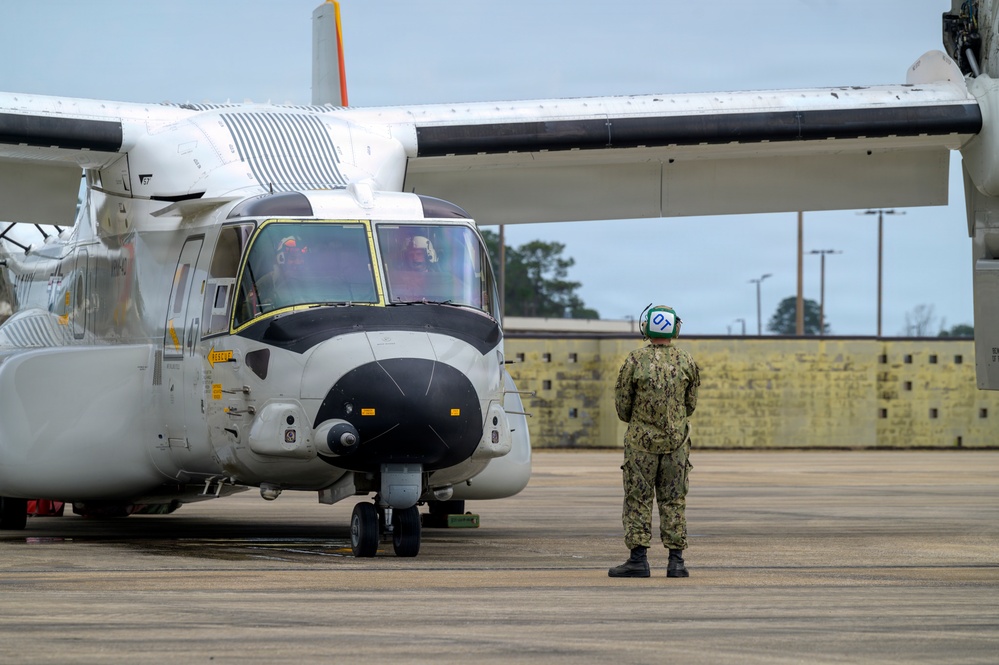 VRM-40 Sailors conduct postflight operations during Sentry South 26-2