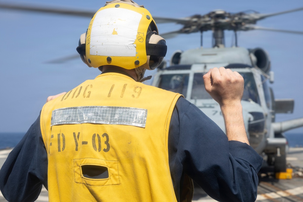 USS Delbert D. Black (DDG 119) Conducts Flight Operations in the Red Sea