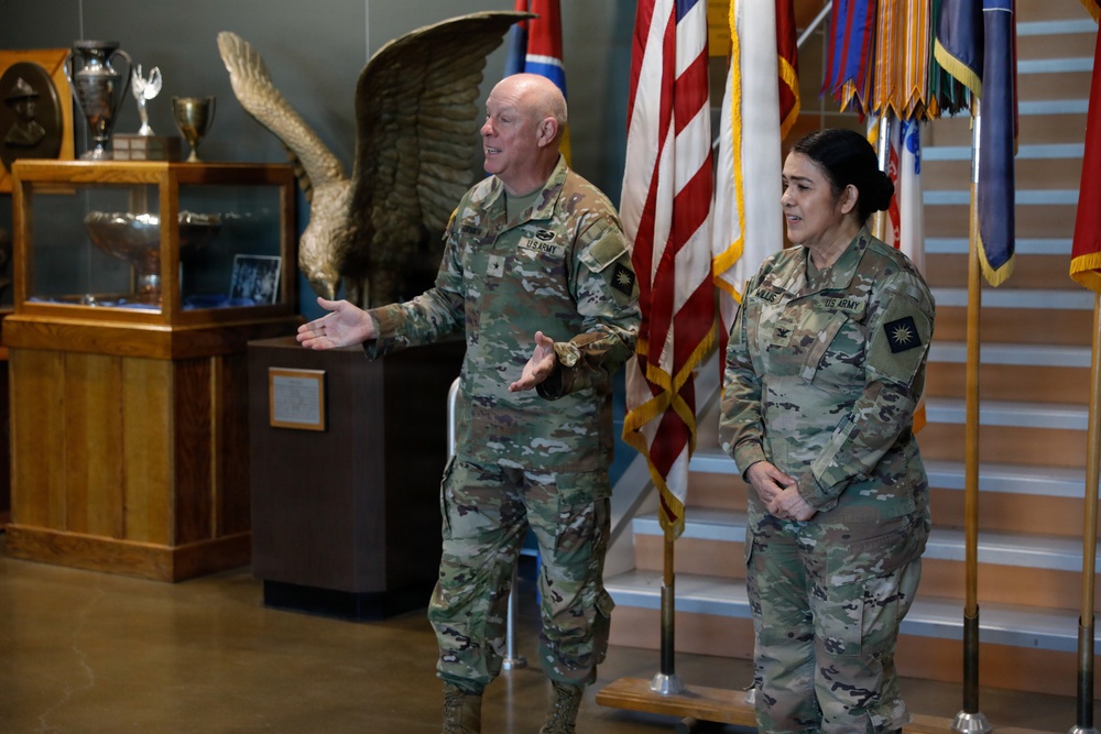 Division medical doctor receives Legion of Merit