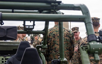 The Commandant, Gen. Eric M. Smith visits the 11th MEU