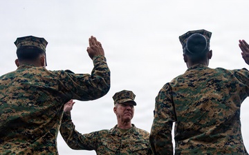 The Commandant, Gen. Eric M. Smith visits the 11th MEU