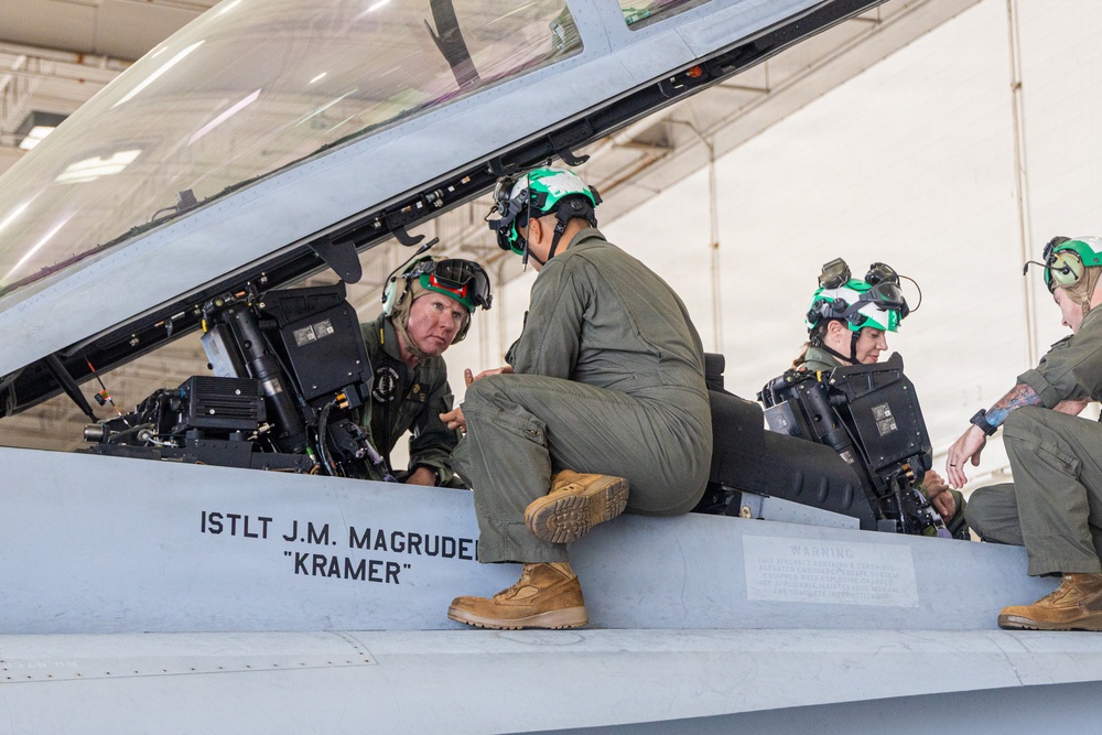 The Commandant, Gen. Eric M. Smith flies a F/A 18 at Marine Fighter Squadron 323