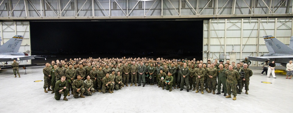 The Commandant, Gen. Eric M. Smith flies a F/A 18 at Marine Fighter Squadron 323