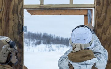CORE 26 | Logistics Marines Hone Urban Breaching Capabilities for Arctic Exercise