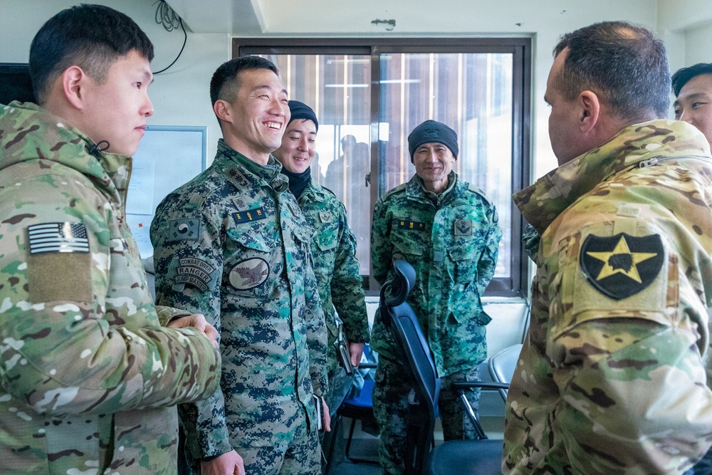 4-2 AB Strengthens ROK–U.S. Alliance During Apache Aerial Gunnery