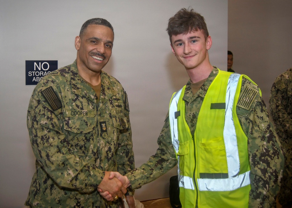 Commander, Naval Information Forces, meets with Information Warfare Sailors stationed in Guam.