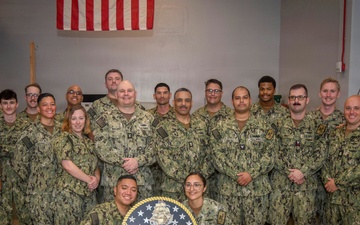 Commander, Naval Information Forces, meets with Information Warfare Sailors stationed in Guam.