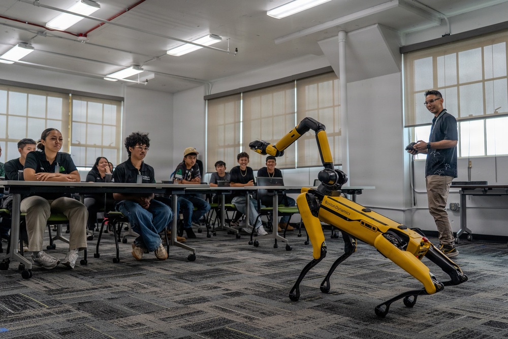 Aiea High visits PHNSY