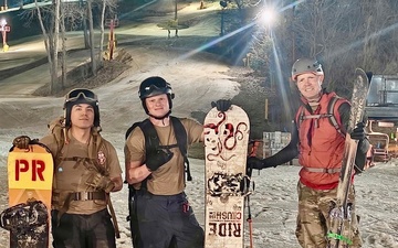 Munson Army Health Center Soldiers Honor WWII Legacy During 10th Mountain Division Climb to Glory Ski