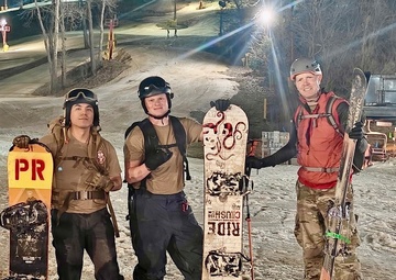 Munson Army Health Center Soldiers Honor WWII Legacy During 10th Mountain Division Climb to Glory Ski