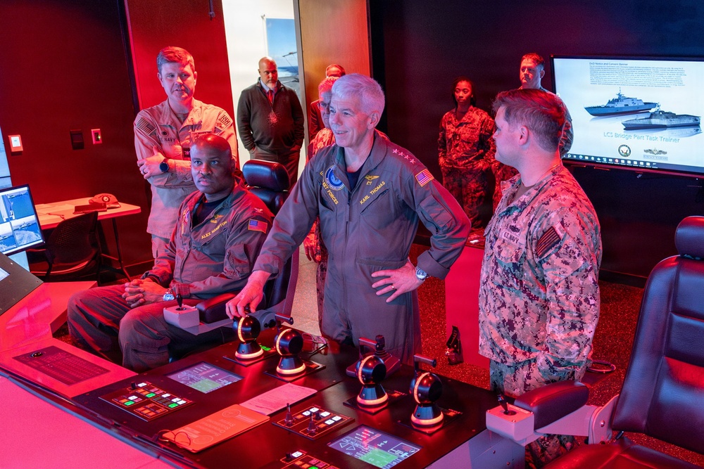 USFFC Commander Concludes Readiness and Modernization Tour in Southeast Region