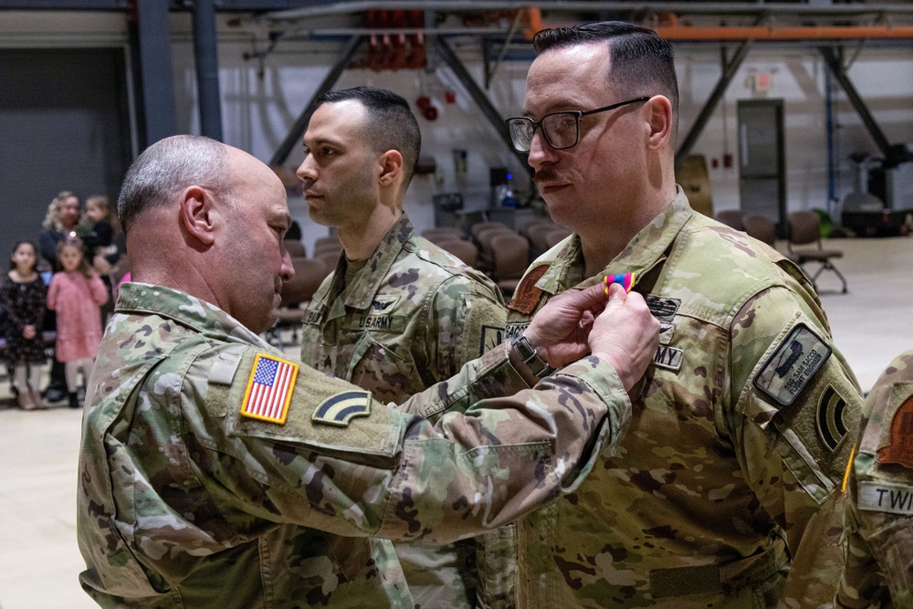 NY Army Guard aviators recieve French medal for 2023 combat action