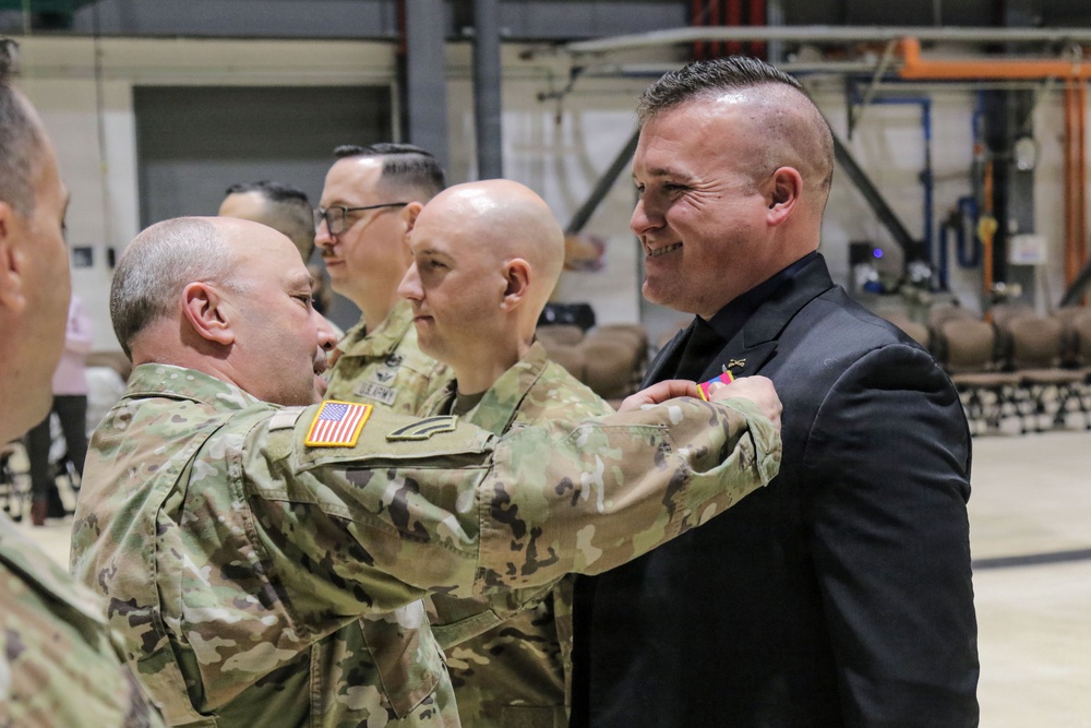 NY Army Guard aviators recieve French medal for 2023 combat action