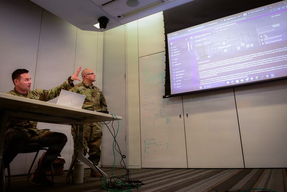 National Guard Bureau members learn the Maven Smart System