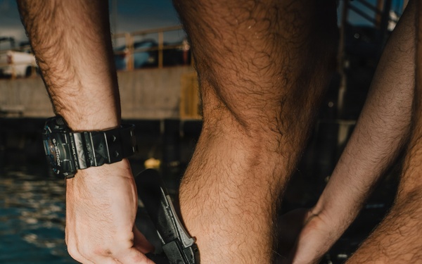 Sailors Hold Scuba Supervisor Qualification Training at Joint Base Pearl