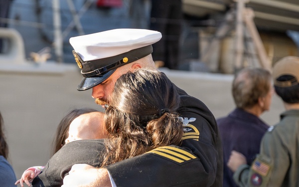 USS Mustin to forward deploy to Japan