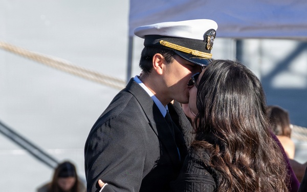 USS Mustin to forward deploy to Japan