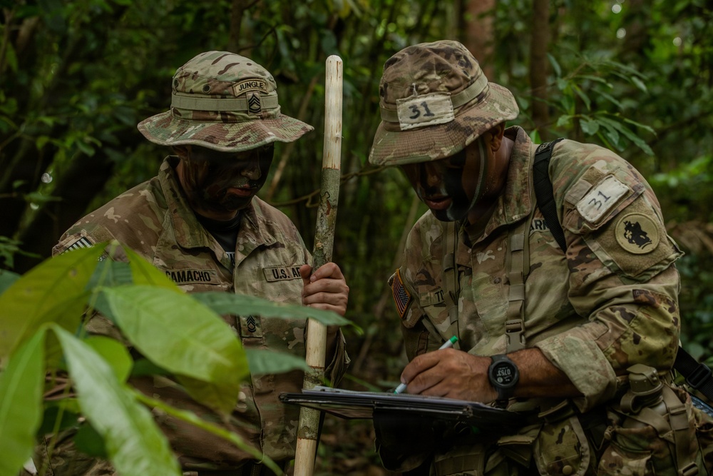 Jungle Operations Training Course - Panama: Recon Mission and Road Crossing