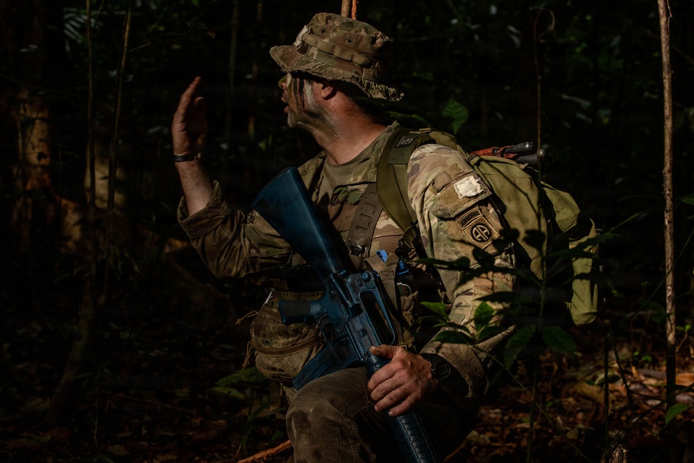 Jungle Operations Training Course - Panama: Recon Mission and Road Crossing