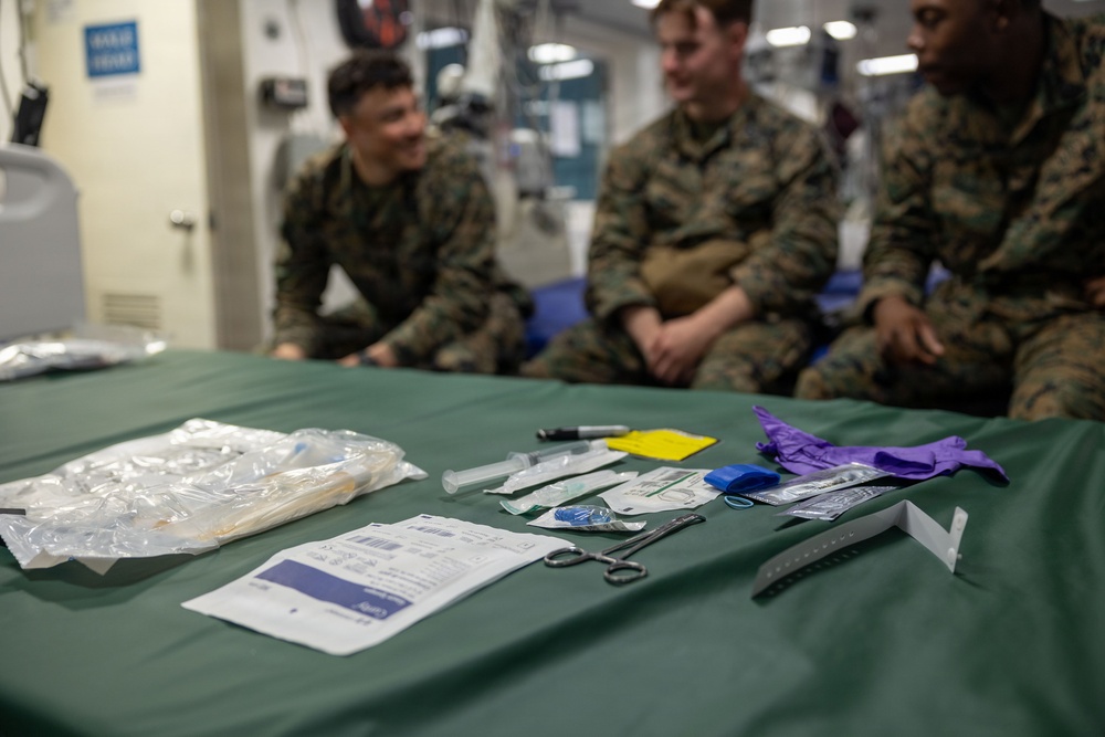 11th MEU Marines, Sailors Conduct Medical Training Aboard USS Boxer