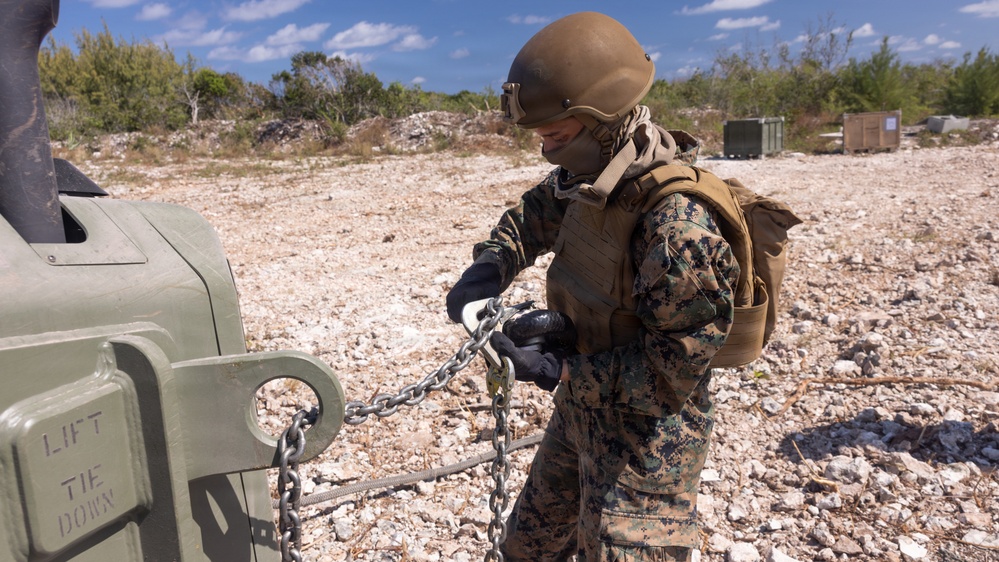 U.S. Marines with HMH-464 and 2nd DSB conduct lift operations